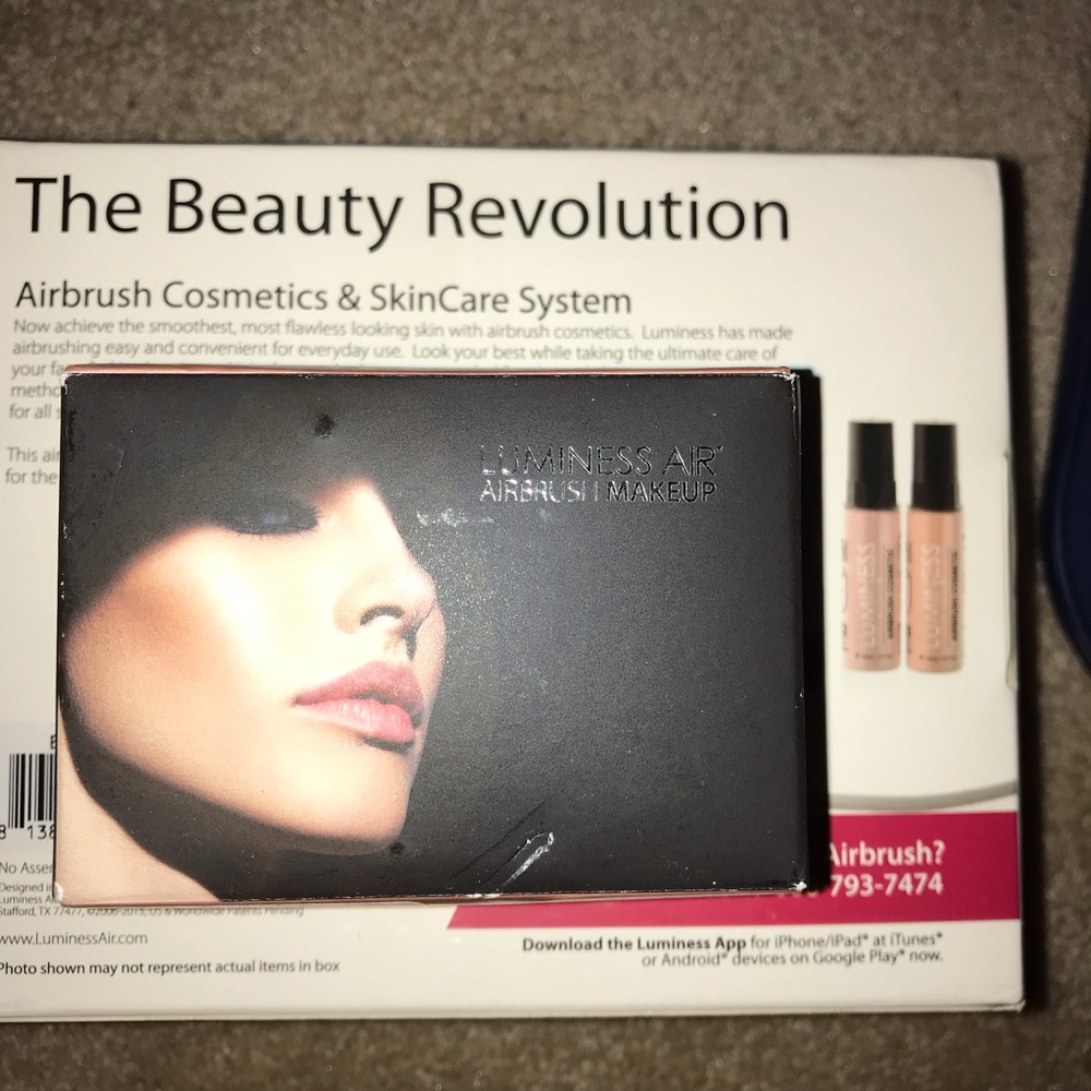 Makeup - Picture 3 of 3